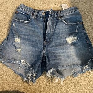Abercrombie High Rise 4” Mom Short Curve Love
